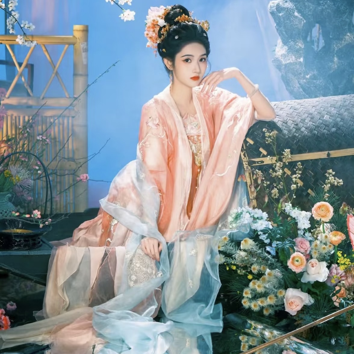 ĐI QUA KHỔ ĐAU